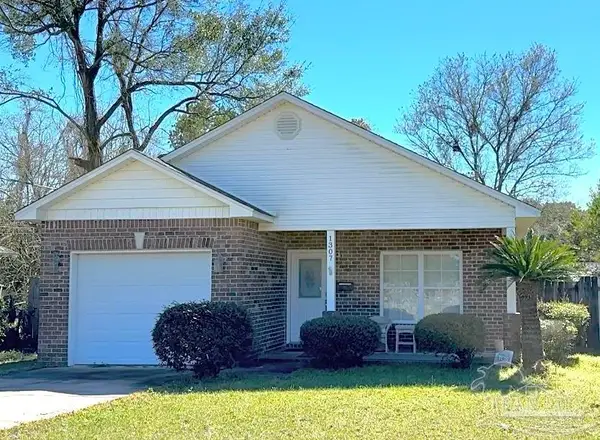 1307 E Hayes St, Pensacola, FL 32503