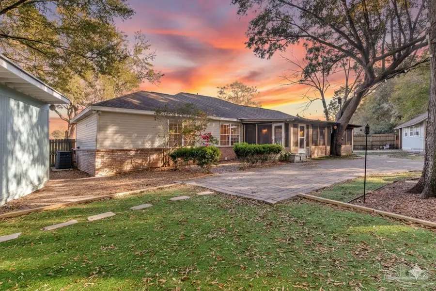 6604 Woodbrook Ct, Milton, FL 32583 - #2