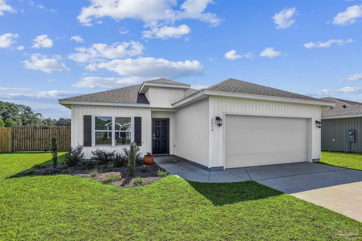 6654 Sun Tree Cir, Pensacola, FL 32526 - #1