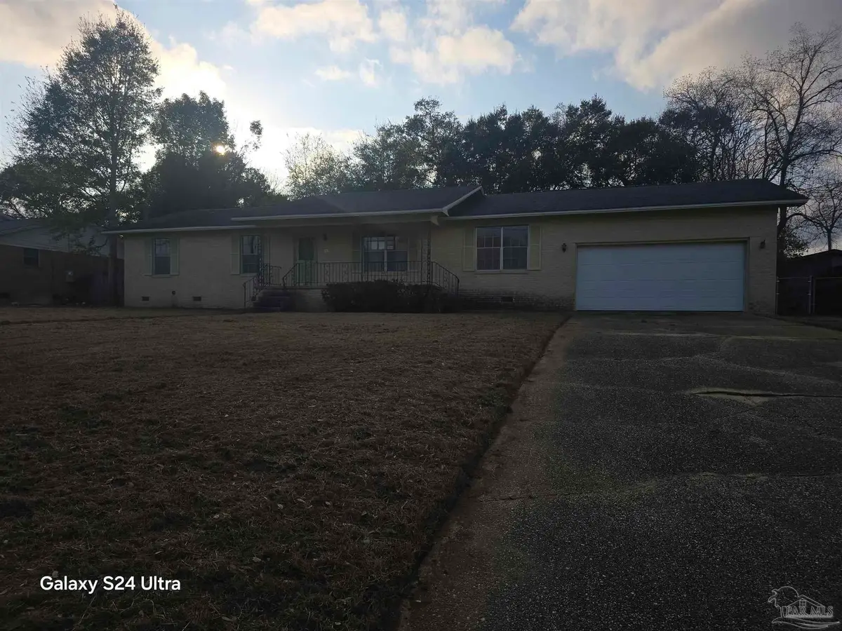 6227 Vicksburg Dr, Pensacola, FL 32503 - #1