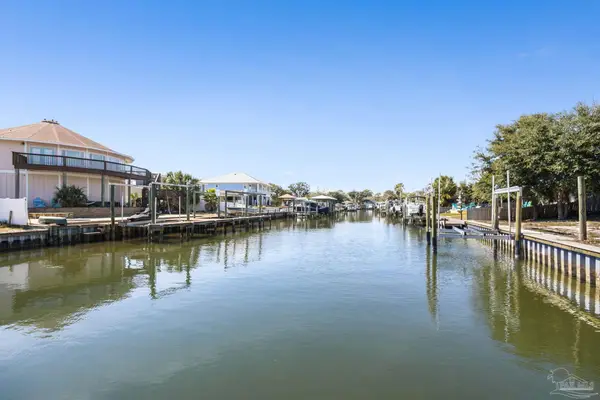 3367 Circle Dr, Gulf Breeze, FL 32563