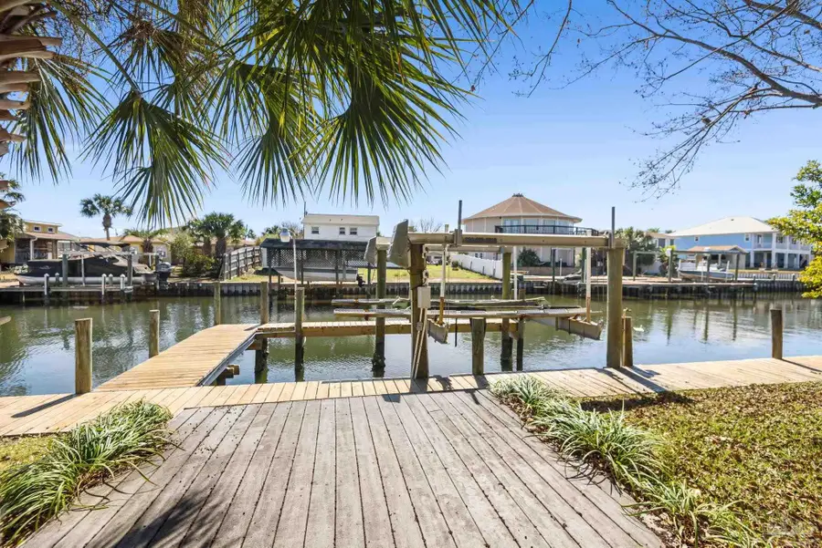 3367 Circle Dr, Gulf Breeze, FL 32563 - #3