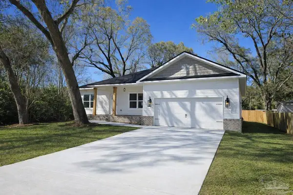 4046 Woodfin Cir, Pace, FL 32571