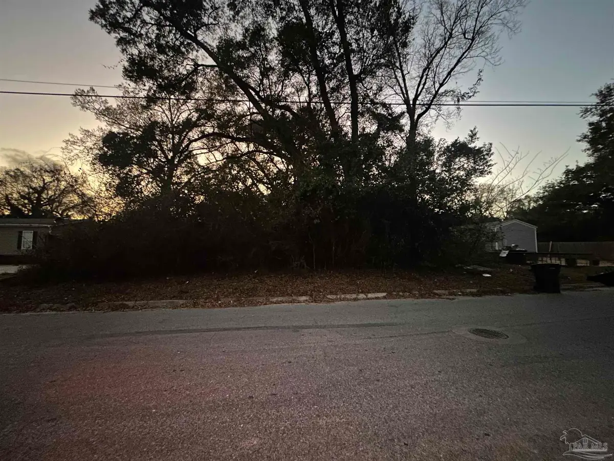 8500 Vickie St, Pensacola, FL 32514 - #1