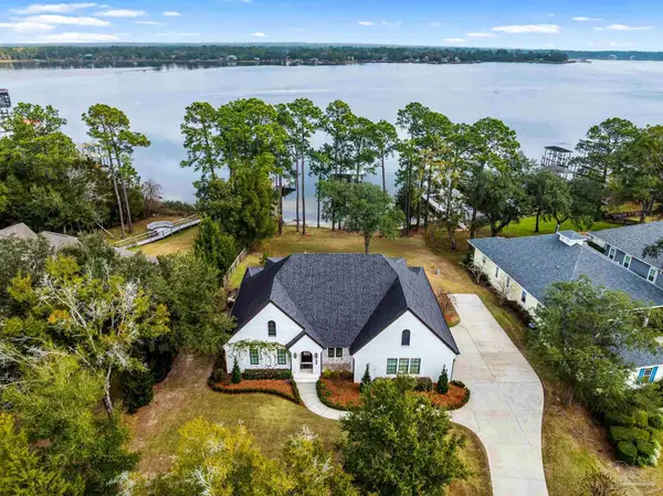 3940 Plantation Cove Ct, Milton, FL 32583