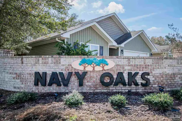 9490 Lutoo Ln, Pensacola, FL 32526