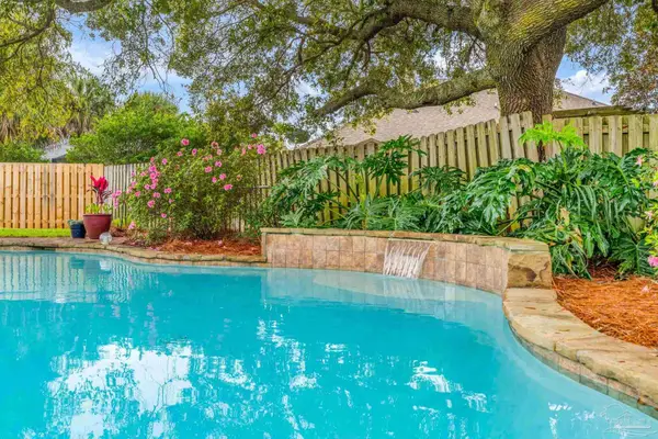 5357 Galberry Ln, Gulf Breeze, FL 32563