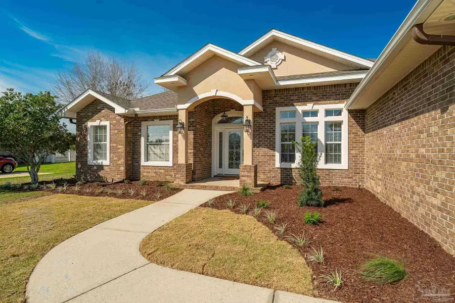 5642 Highland Lake Dr, Milton, FL 32583 - #2