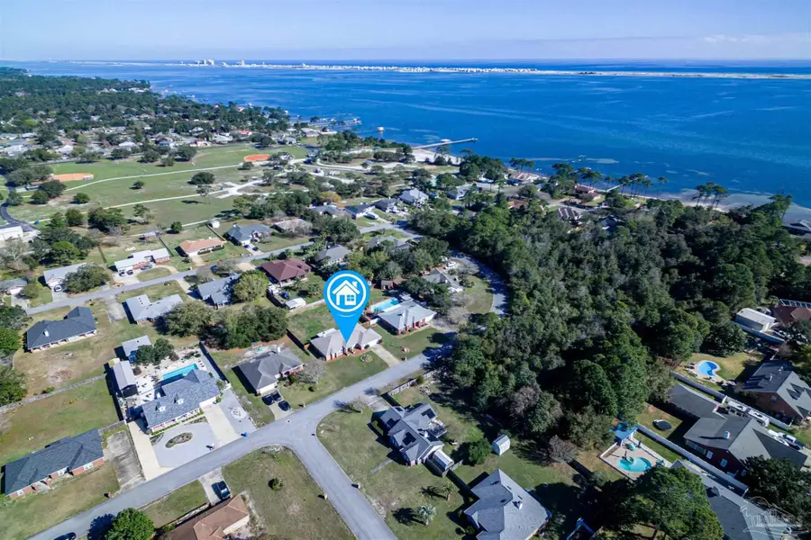 1412 Castnet Dr, Navarre, FL 32566 - #2