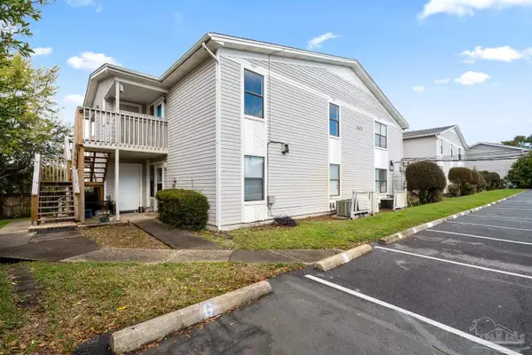 1301 Redwood Ln #A, Gulf Breeze, FL 32563