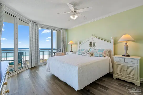 8499 Gulf Blvd #303, Navarre, FL 32566
