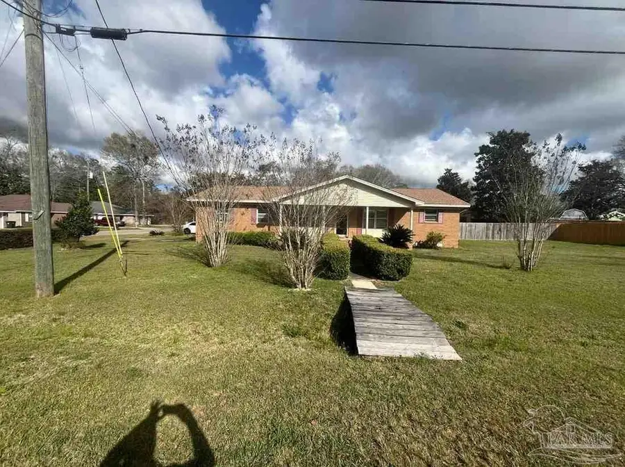 516 Monroe Ave, Cantonment, FL 32533 - #2