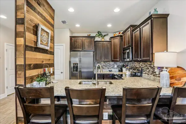 8881 Brown Pelican Cir, Navarre, FL 32566