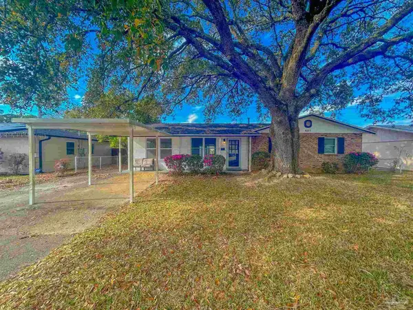 6511 E Shore Dr, Pensacola, FL 32505