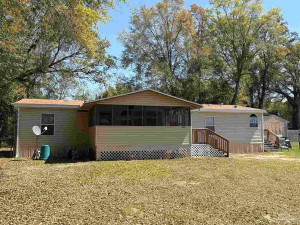 4890 Lamar Dr, Pace, FL 32571