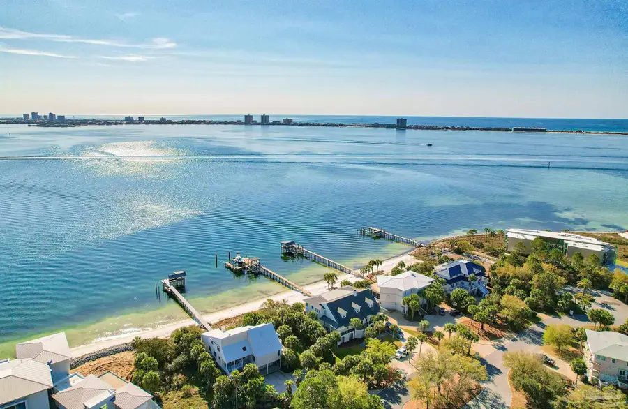 525 Deer Point Dr, Gulf Breeze, FL 32561 - #3