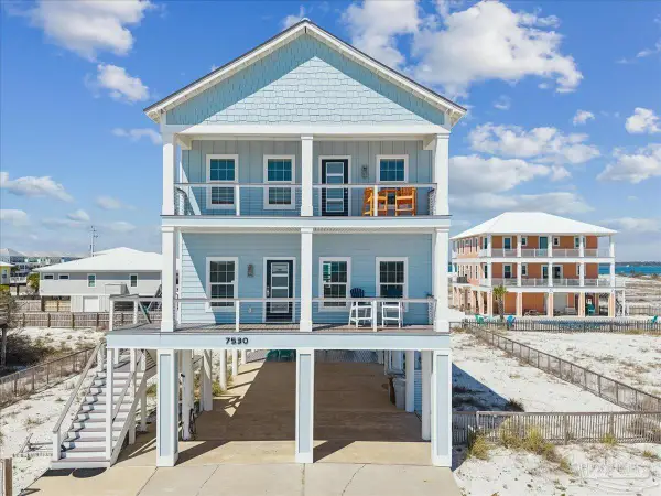 7530 Gulf Blvd, Navarre Beach, FL 32566