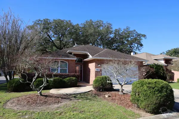 3141 Oak Shadow Ln, Pensacola, FL 32504
