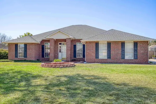 4879 Laurel Oak Dr, Pace, FL 32571