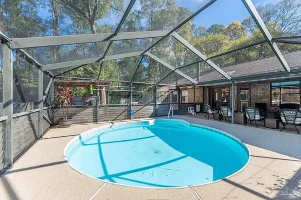 5029 N Forest Creek Dr, Pace, FL 32571