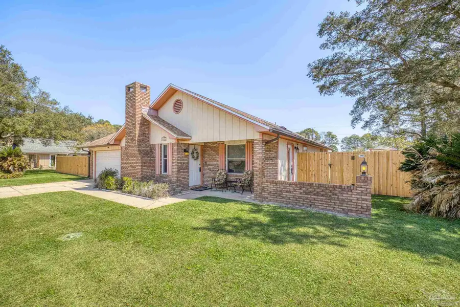 2176 Calle De Cantabria, Navarre, FL 32566 - #2