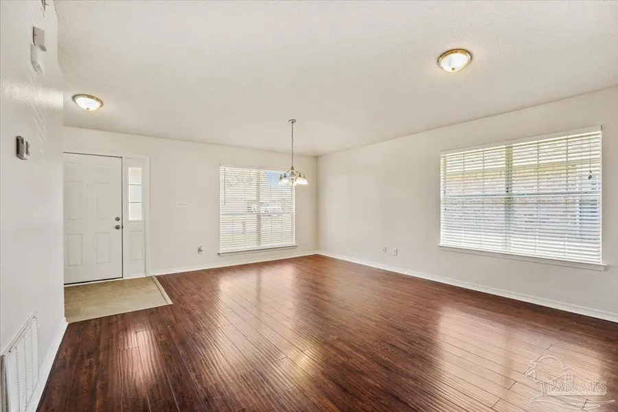 6525 Tampa Dr, Pensacola, FL 32526 - #2