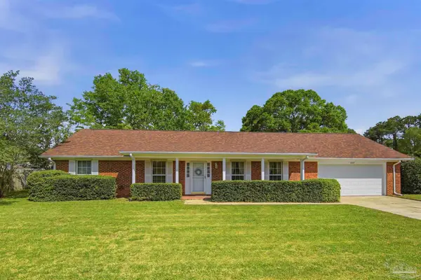 8220 Li Fair Dr, Pensacola, FL 32506