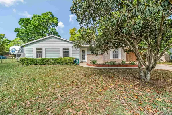 4285 Lindsay Ln, Pace, FL 32571