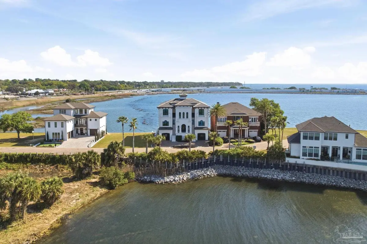 12 Wharf Ave, Pensacola, FL 32502 - #1