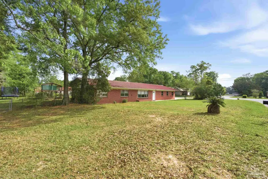 100 Woodland Ave, Cantonment, FL 32533 - #2