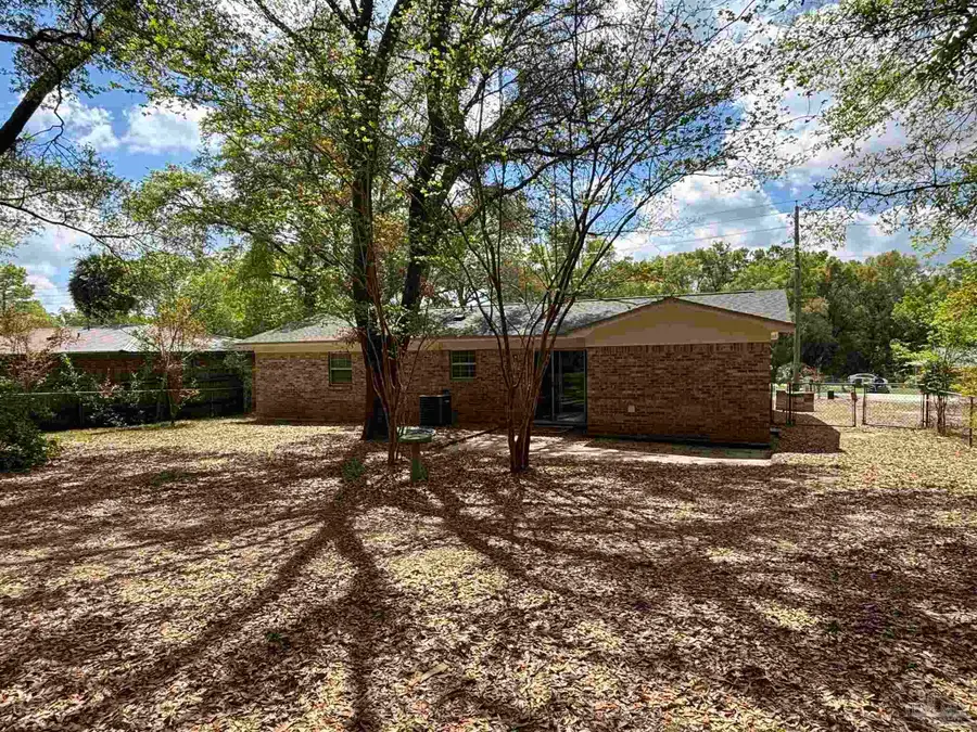 6422 Sanders St, Milton, FL 32570 - #2