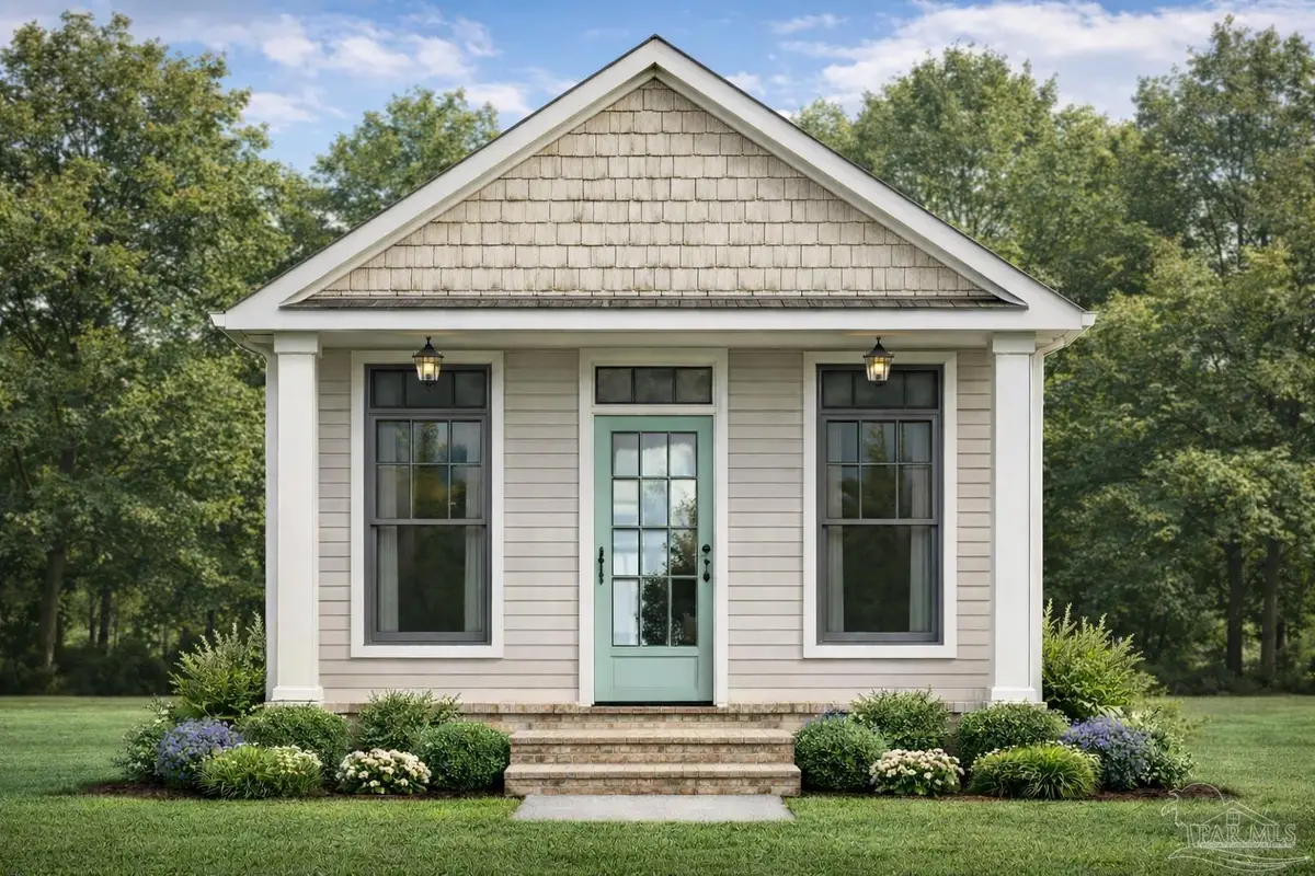 213 E Yonge St, Pensacola, FL 32503 - #1