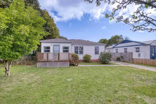 208 Berry Rd, Pensacola, FL 32507