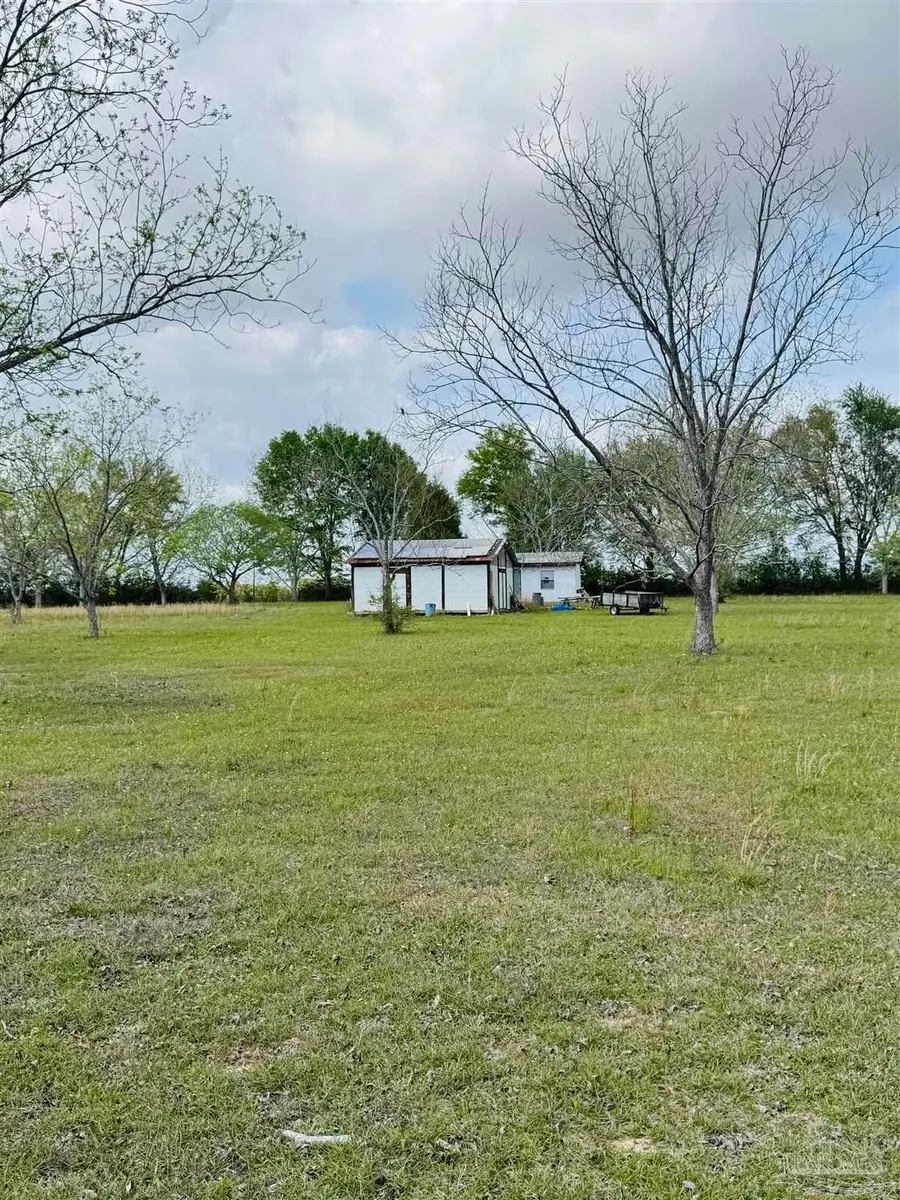 5568 Forest Hills Ln, Milton, FL 32570 - #2