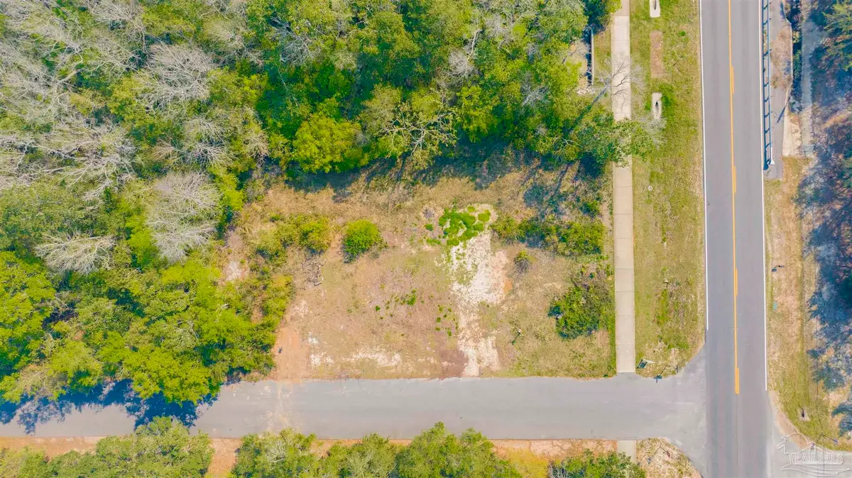 2900 Sandpiper Cv, Navarre, FL 32566 - #1