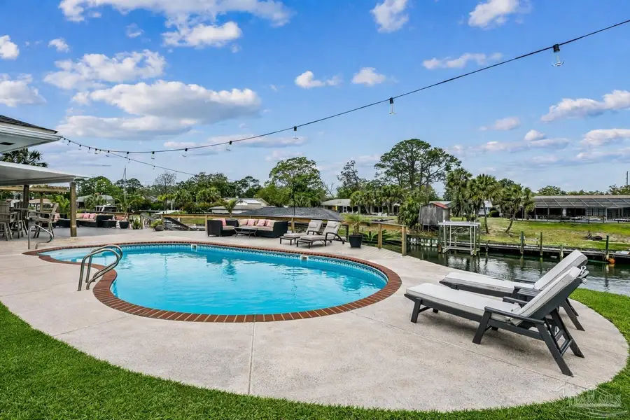 1047 Aquamarine Dr, Gulf Breeze, FL 32563 - #2