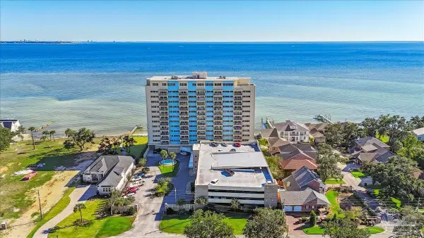 825 Bayshore Dr #508, Pensacola, FL 32507