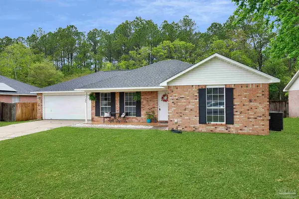 152 Carrier Dr, Pensacola, FL 32506