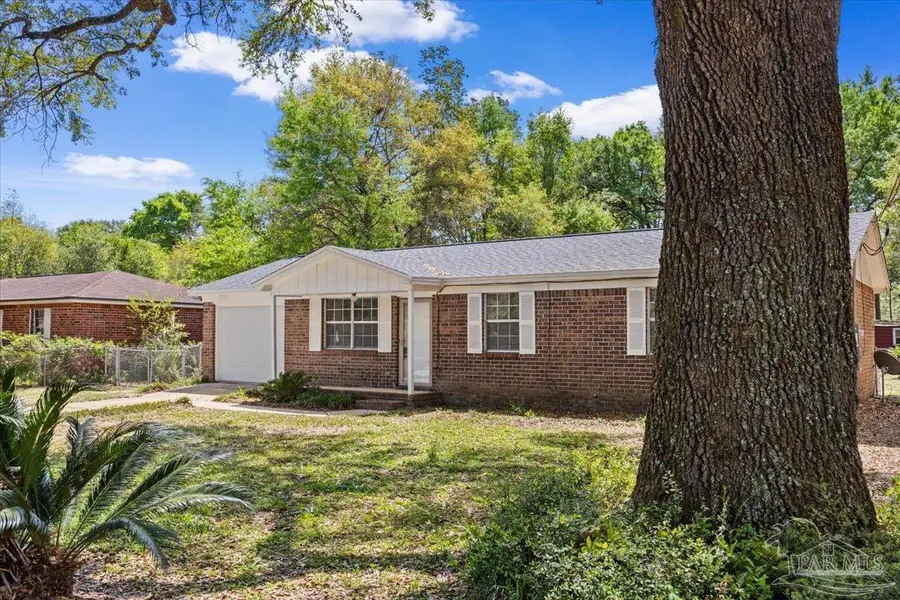 5633 Collinswood Dr, Milton, FL 32583 - #3