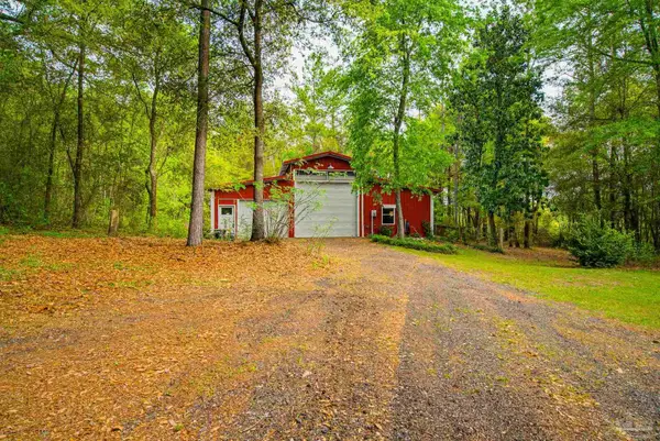 2066 Sid Hayes Rd, Jay, FL 32565