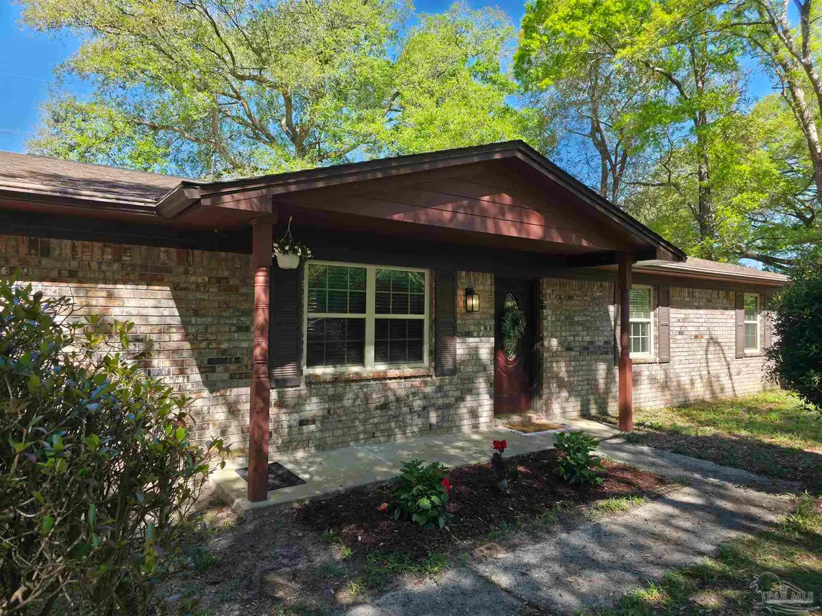 993 New Haven Dr, Cantonment, FL 32533 - #1