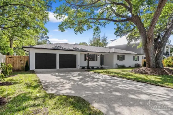 4593 Soundside Dr, Gulf Breeze, FL 32563