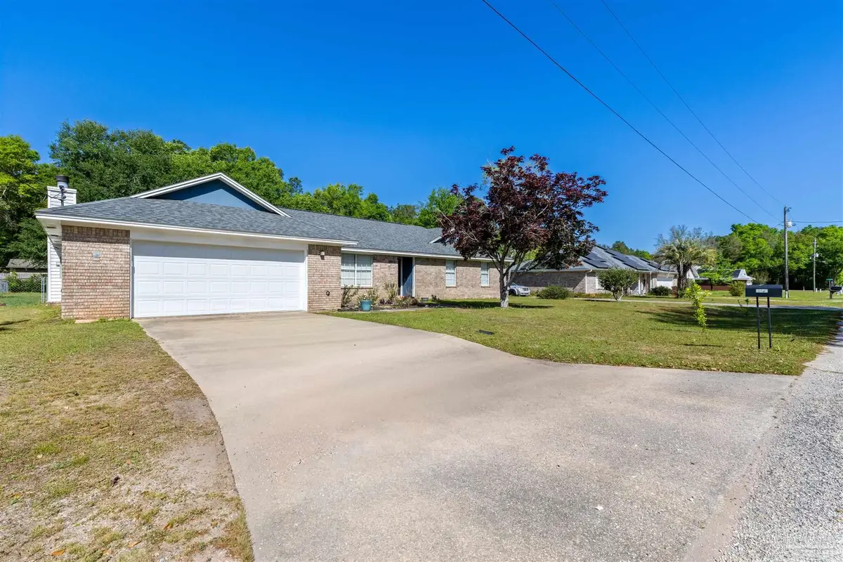 6059 Gillette Dr, Milton, FL 32570 - #1