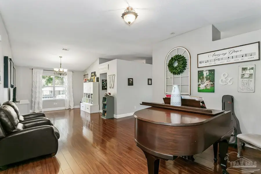 3104 Lost Creek Dr, Cantonment, FL 32533 - #3