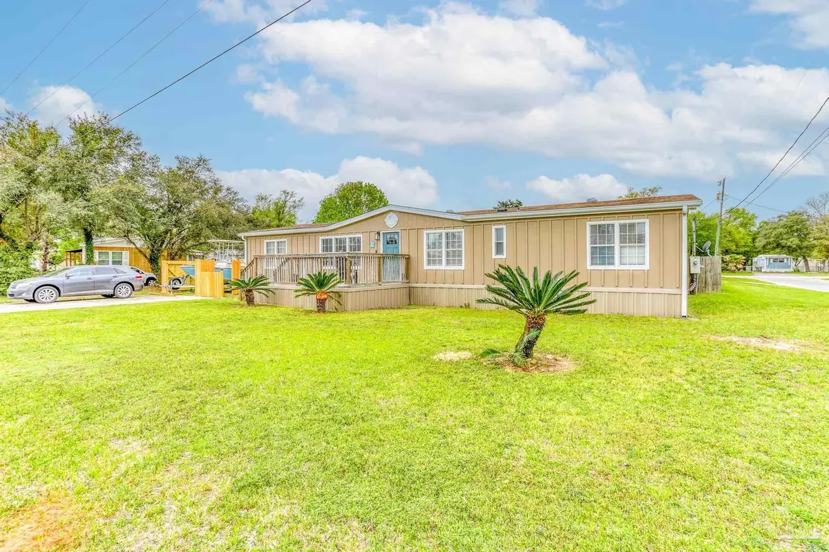 5301 Yellow Bluff Rd, Pensacola, FL 32507 - #1