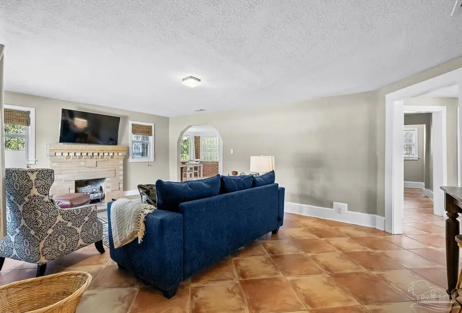 1000 W Lee St, Pensacola, FL 32501 - #3