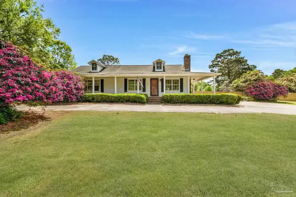 941 Summer Shade Ln, Cantonment, FL 32533