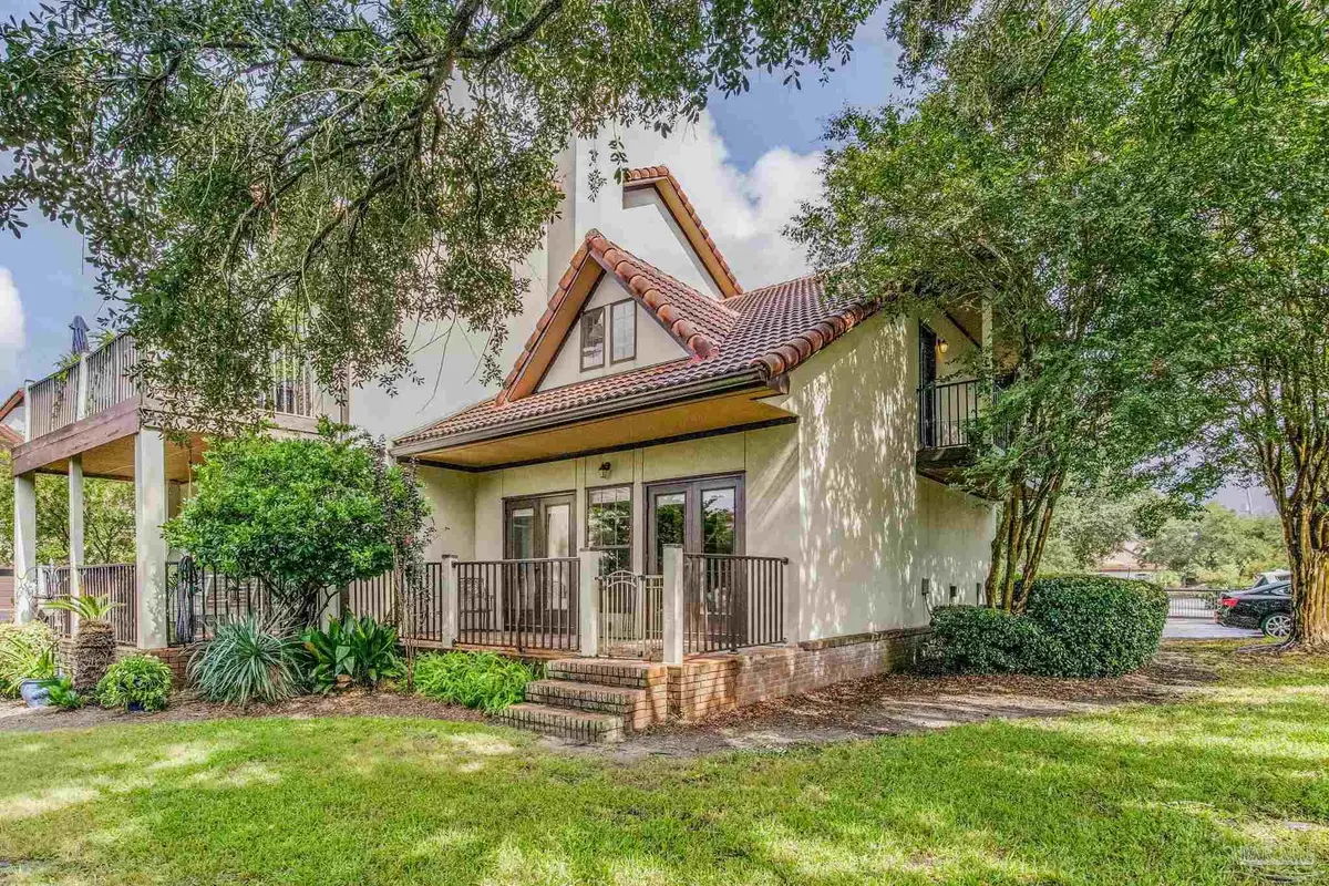 126 Bay Bridge Dr, Gulf Breeze, FL 32561 - #1