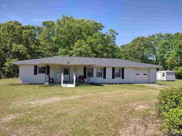 521 Cox Rd, Mcdavid, FL 32568