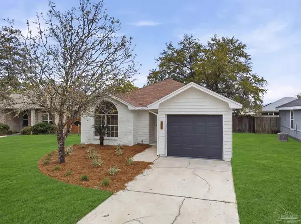 811 Boulevard De Lorleans, Mary Esther, FL 32569